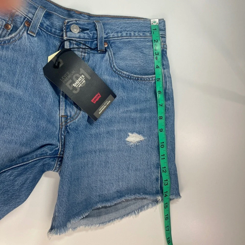 Levi's Premium‎ 501 Long Shorts Women's 26 NWT Blue Distressed Raw Hem Mid Rise